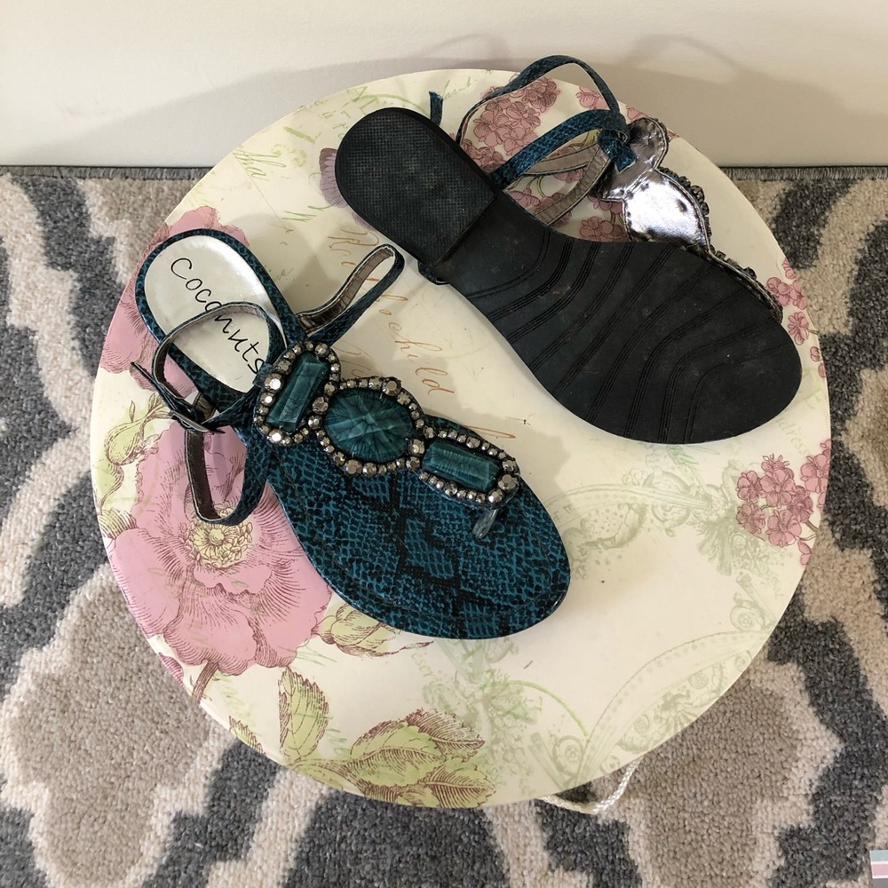 Coconuts Sandals - Picture 3 of 3